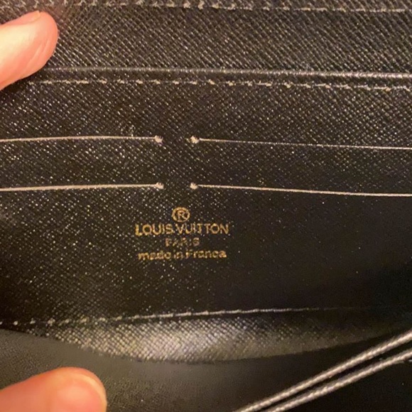 Women’s Designer Wallet - Picture 3 of 6
